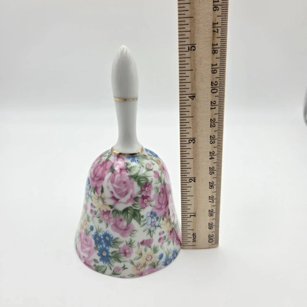 Vintage Laura Chintz Floral Dinner/Teatime Bell England‎ Cottagecore Shabbychic
